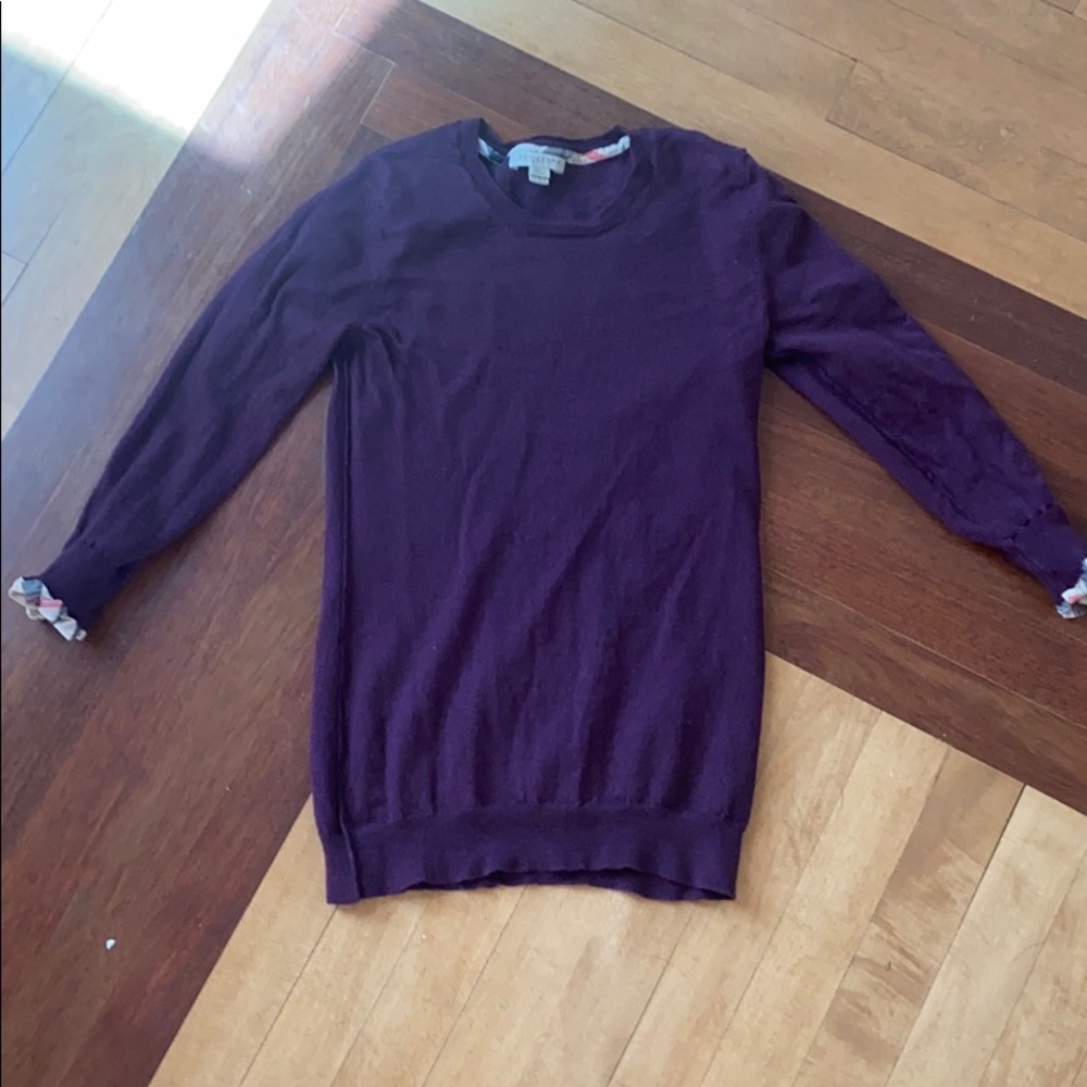 Burberry sweater with ruffle plaid